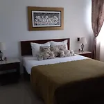 Hospedaje Empresarial Av Velasco Astete