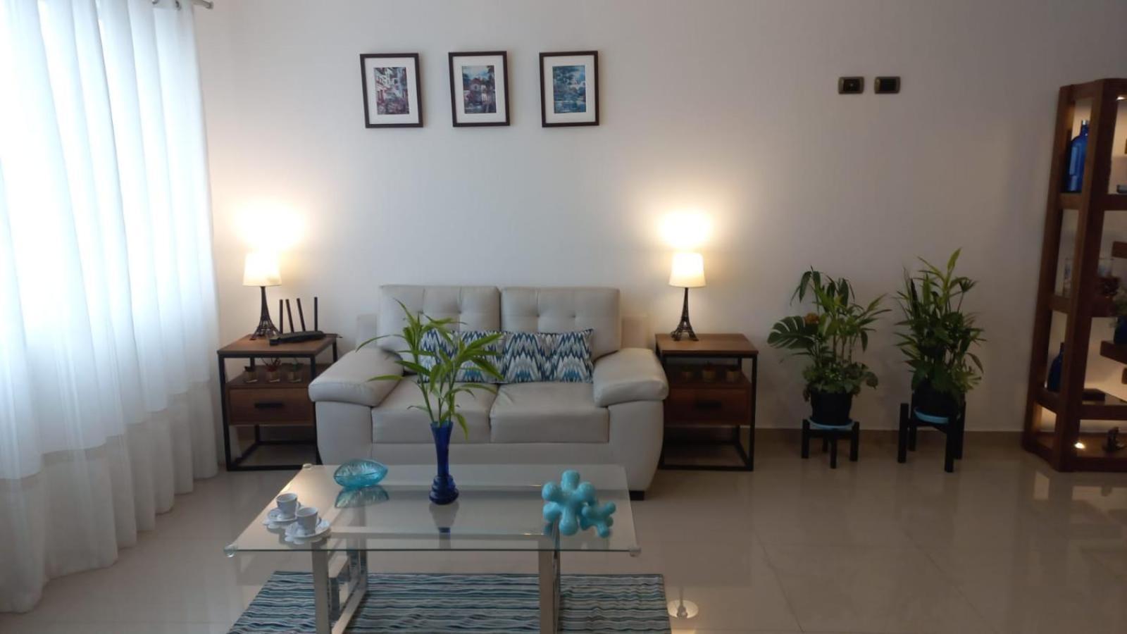 Empresarial Av Velasco Astete Lima