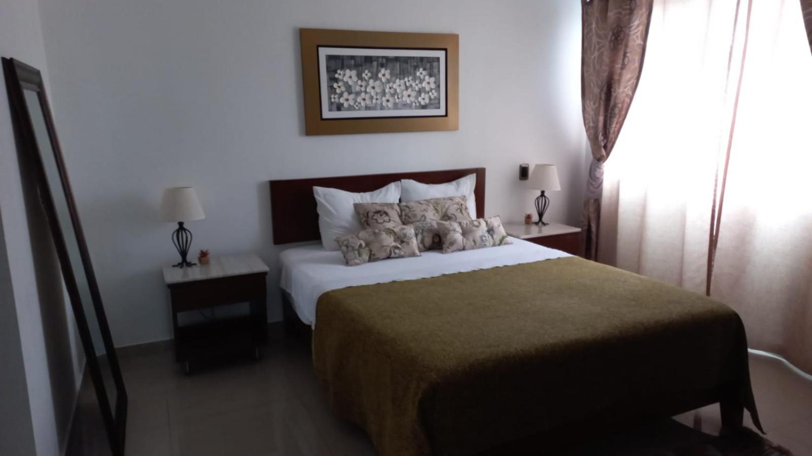 Apartamento Empresarial Av Velasco Astete *