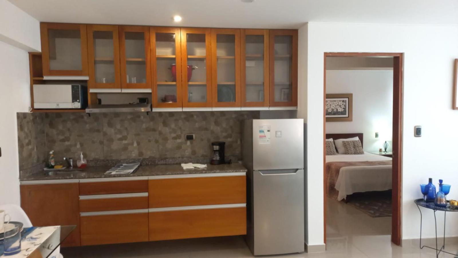Empresarial Av Velasco Astete *